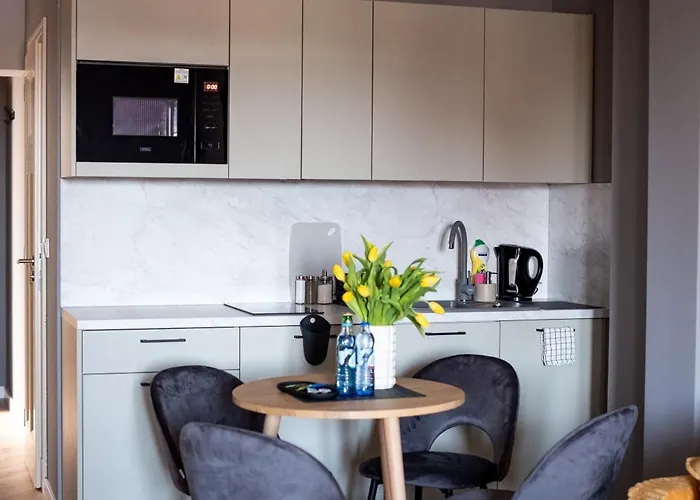 Drevny Kocur 3* Poznań