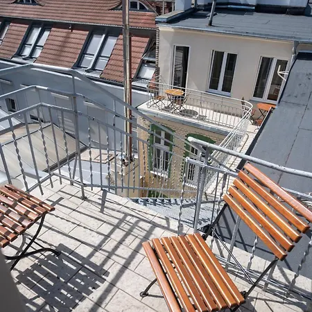 Hotel apartamentowy Drevny Kocur *